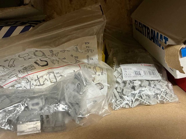 Partij kabelclips en klemblokken - afbeelding 7 van  8