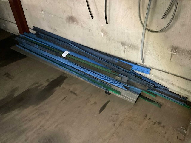 Partij kabelgoten - afbeelding 1 van  3