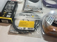 Partij kabels adapters 33 stuks nedis, xtorm, jvc - afbeelding 8 van  10