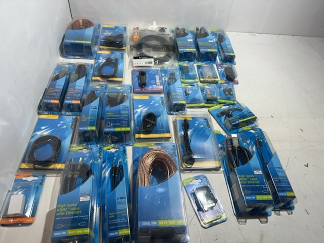 Partij kabels en connectors, scanpart - afbeelding 1 van  7