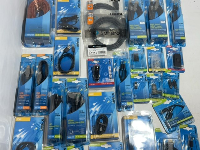 Partij kabels en connectors, scanpart - afbeelding 3 van  7