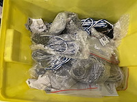 Partij kabels en diversen in kist - afbeelding 4 van  4