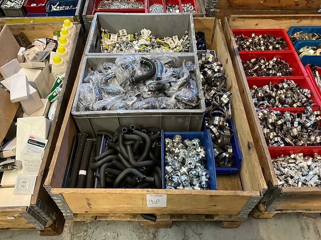 Partij kabels, klemmen en koppelingen - afbeelding 1 van  8