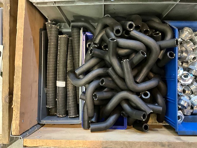 Partij kabels, klemmen en koppelingen - afbeelding 4 van  8