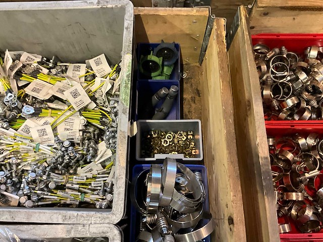 Partij kabels, klemmen en koppelingen - afbeelding 8 van  8