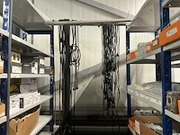 Partij kabels met stekkers - afbeelding 1 van  5