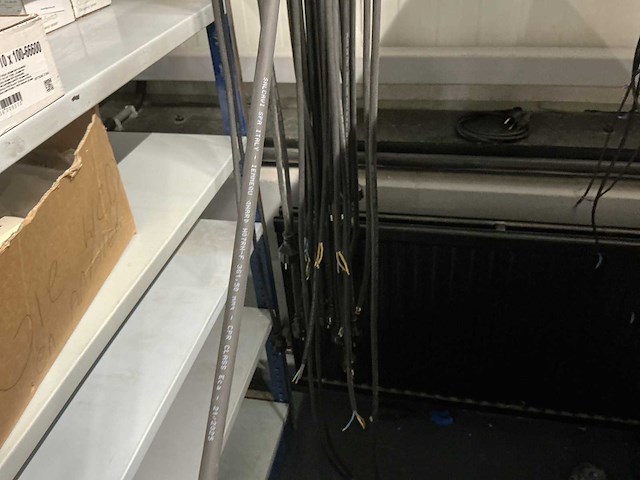 Partij kabels met stekkers - afbeelding 3 van  5