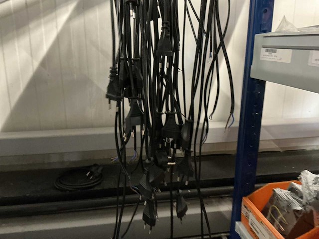 Partij kabels met stekkers - afbeelding 5 van  5