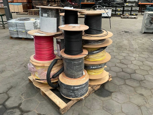 Partij kabels - afbeelding 1 van  6