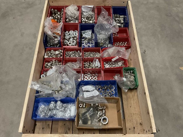 Partij kabelwartels en toebehoren - afbeelding 1 van  3