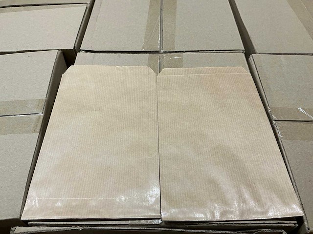 Partij kadozakken 12x18cm brown kraft ribbed 50 grs (99000x) - afbeelding 2 van  5