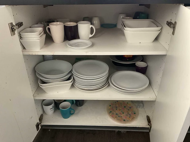 Partij kantine benodigdheden - afbeelding 3 van  8
