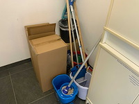 Partij kantine en hygiene benodigdheden inclusief 2 kantine-kasten - afbeelding 3 van  9