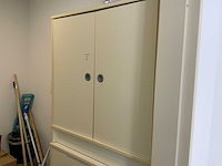 Partij kantine en hygiene benodigdheden inclusief 2 kantine-kasten - afbeelding 4 van  9