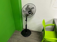 Partij kantinemeubelen - afbeelding 3 van  9