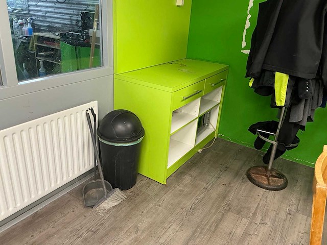 Partij kantinemeubelen - afbeelding 5 van  9