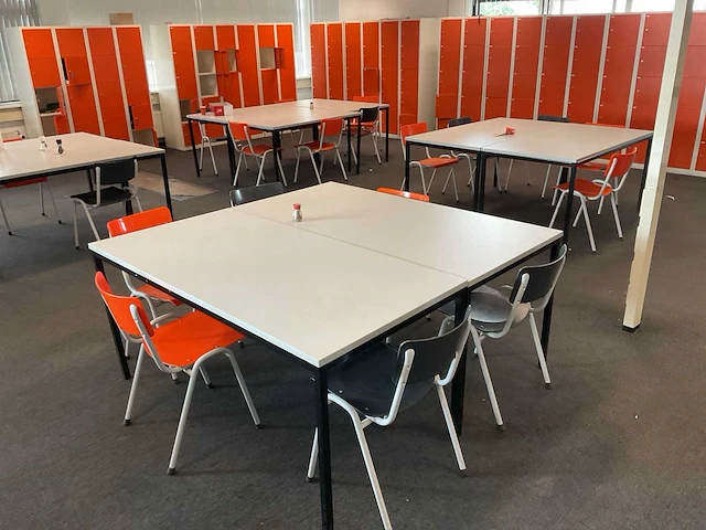 Partij kantinestoelen, 20 stuks - afbeelding 1 van  3