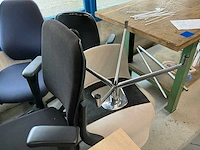 Partij kantinestoelen en bureaustoelen - afbeelding 3 van  11
