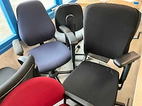 Partij kantinestoelen en bureaustoelen - afbeelding 11 van  11