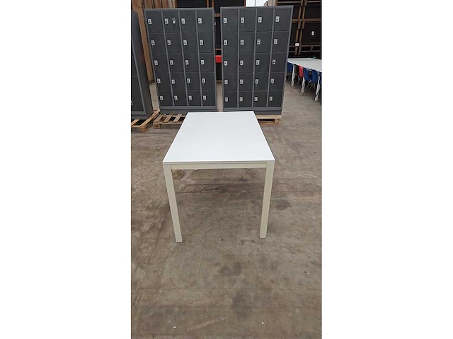 Partij kantinetafels met stoelen - afbeelding 2 van  5