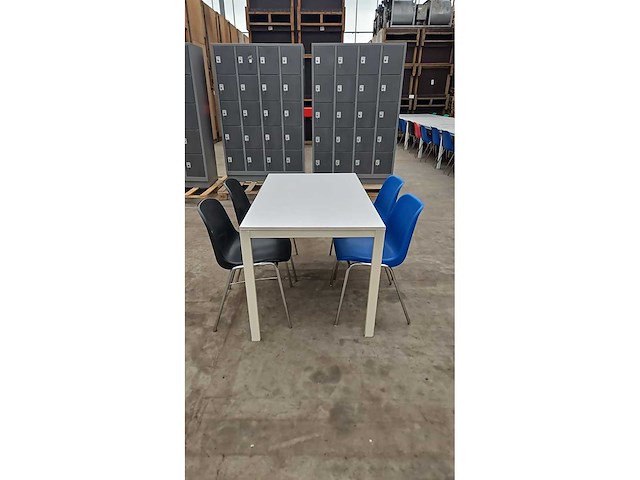 Partij kantinetafels met stoelen - afbeelding 3 van  5