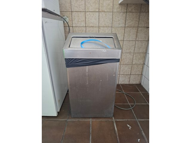 Partij kantoor en keukengerei - afbeelding 28 van  29