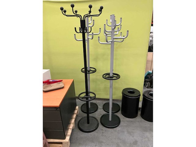 Partij kantoor goederen - afbeelding 2 van  28