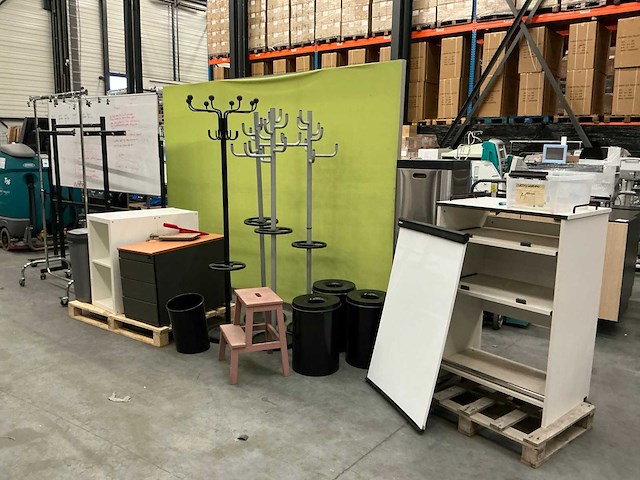 Partij kantoor goederen - afbeelding 1 van  28