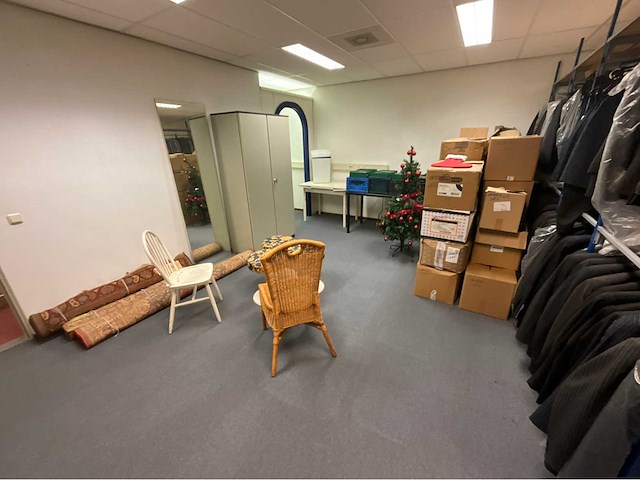 Partij kantoor meubilair - afbeelding 1 van  15