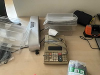 Partij kantoorartikelen en monitoren - afbeelding 2 van  15