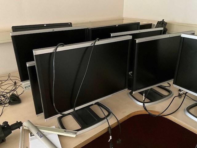 Partij kantoorartikelen en monitoren - afbeelding 8 van  15