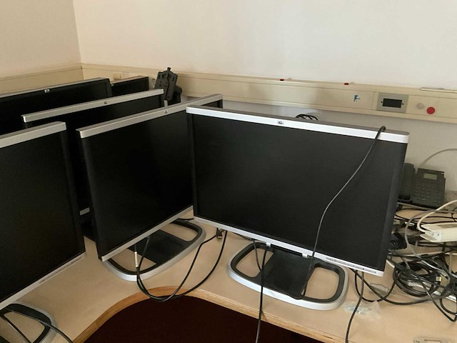 Partij kantoorartikelen en monitoren - afbeelding 9 van  15