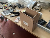 Partij kantoorartikelen en monitoren - afbeelding 15 van  15