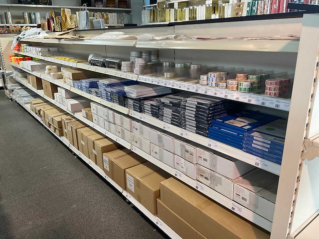 Partij kantoorartikelen - afbeelding 1 van  46