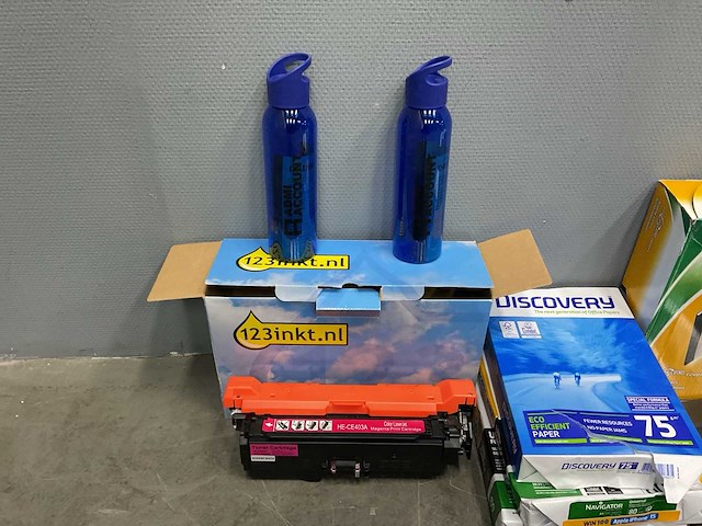 Partij kantoorartikelen - afbeelding 1 van  7