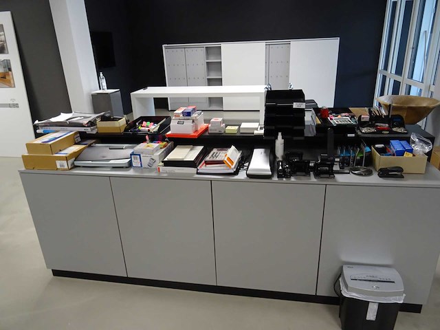 Partij kantoorartikelen - afbeelding 1 van  7