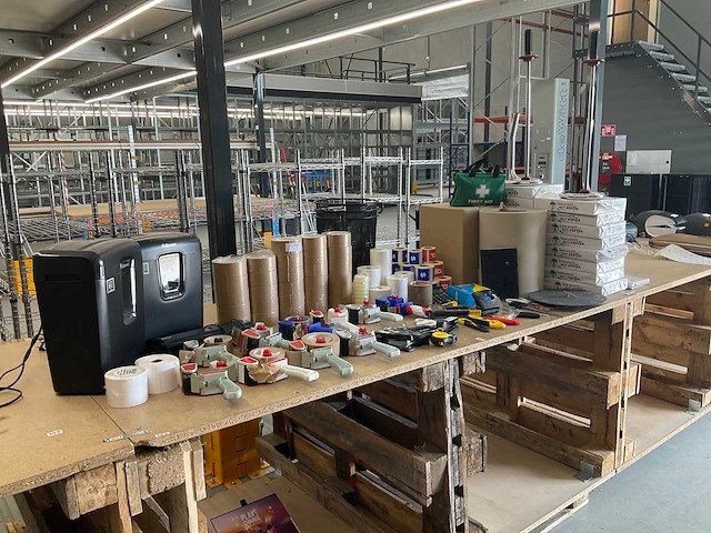 Partij kantoorartikelen - afbeelding 1 van  8