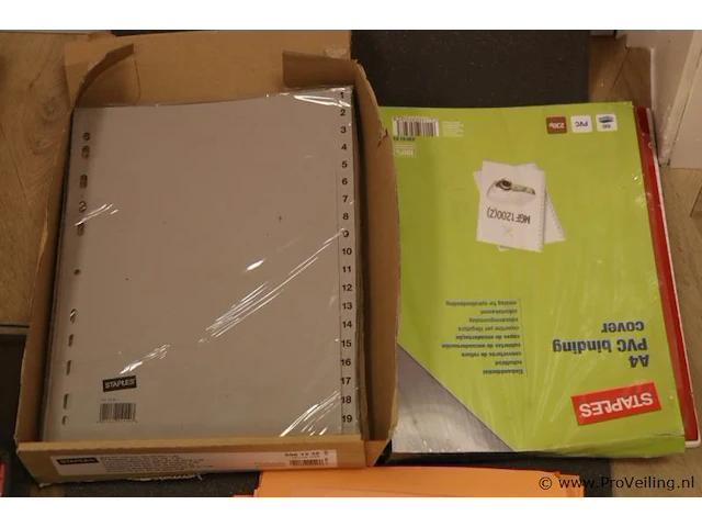 Partij kantoorbenodigdheden bestaande uit o.a. perforator, rekenmachine, nietmachines & archiveerbakken - afbeelding 4 van  11