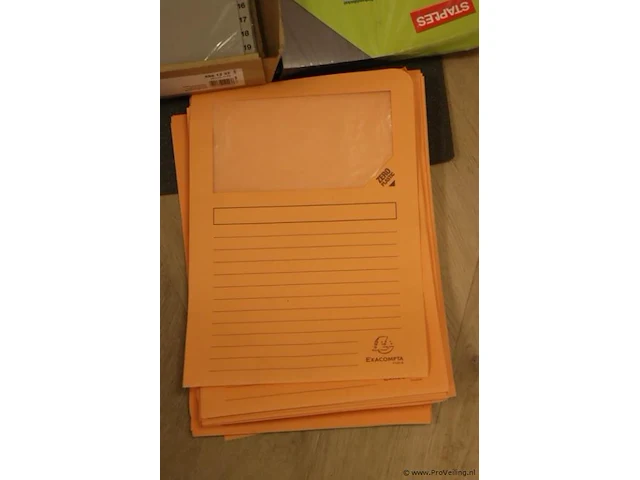Partij kantoorbenodigdheden bestaande uit o.a. perforator, rekenmachine, nietmachines & archiveerbakken - afbeelding 5 van  11