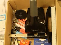 Partij kantoorbenodigdheden bestaande uit o.a. perforator, rekenmachine, nietmachines & archiveerbakken - afbeelding 10 van  11