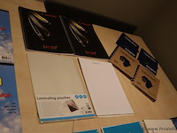 Partij kantoorbenodigdheden bestaande uit o.a. schrijfblokken, printpapier & enveloppen - afbeelding 3 van  8