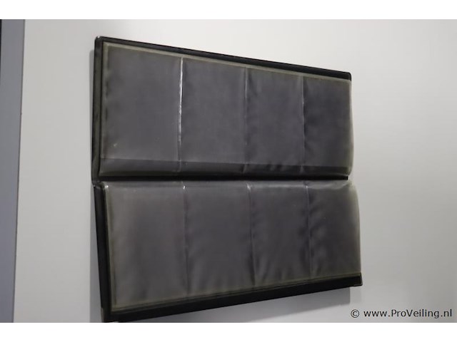 Partij kantoorbenodigdheden o.a. leitz perforators & staples one touch nietmachine - afbeelding 2 van  5