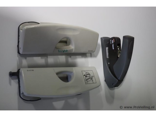 Partij kantoorbenodigdheden o.a. leitz perforators & staples one touch nietmachine - afbeelding 4 van  5