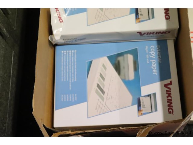 Partij kantoorbenodigdheden o.a. plastic mapjes & staples kopieerpapier - afbeelding 2 van  5