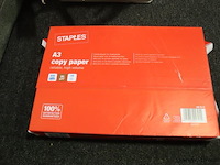 Partij kantoorbenodigdheden o.a. plastic mapjes & staples kopieerpapier - afbeelding 5 van  5