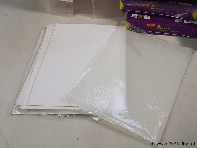 Partij kantoorbenodigdheden o.a. printpapier en archiveerbakken - afbeelding 6 van  7
