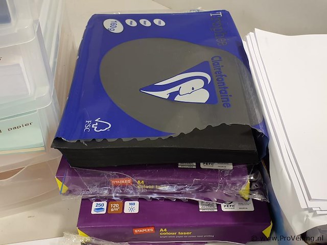 Partij kantoorbenodigdheden o.a. printpapier en archiveerbakken - afbeelding 7 van  7