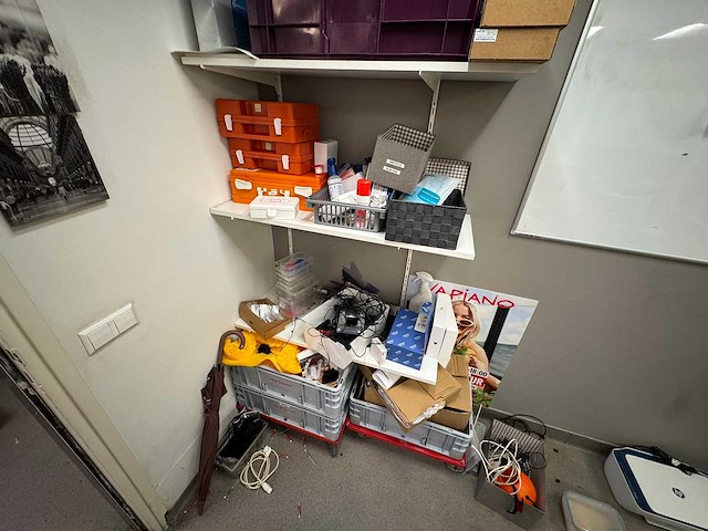 Partij kantoorbenodigdheden - afbeelding 1 van  4