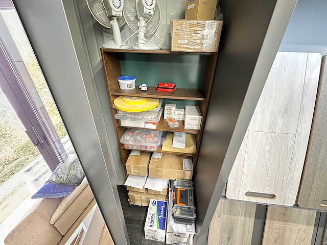 Partij kantoorbenodigdheden - afbeelding 1 van  8