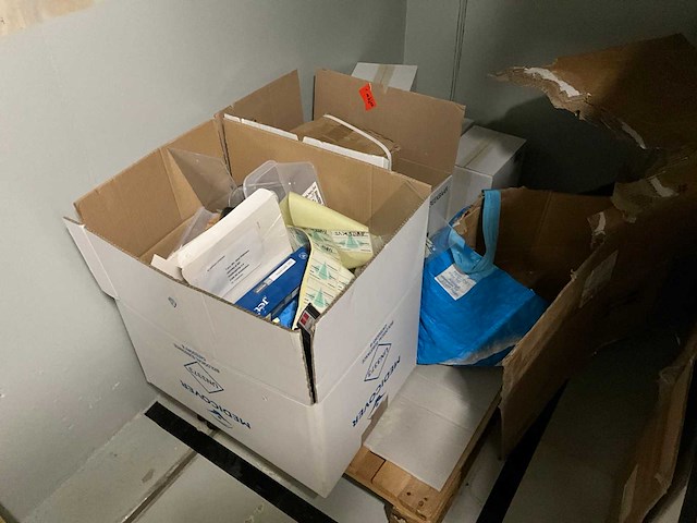 Partij kantoorbenodigdheden - afbeelding 24 van  44